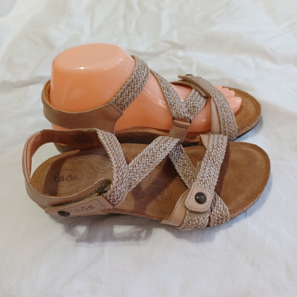 TAOS Spain Trulie Woven Leather Adjustable Straps Beige Sandals US 7- 7.5 $175